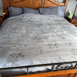 Calvin Klein Collection king sized Blue Floral Duvet Cover and pillow shams